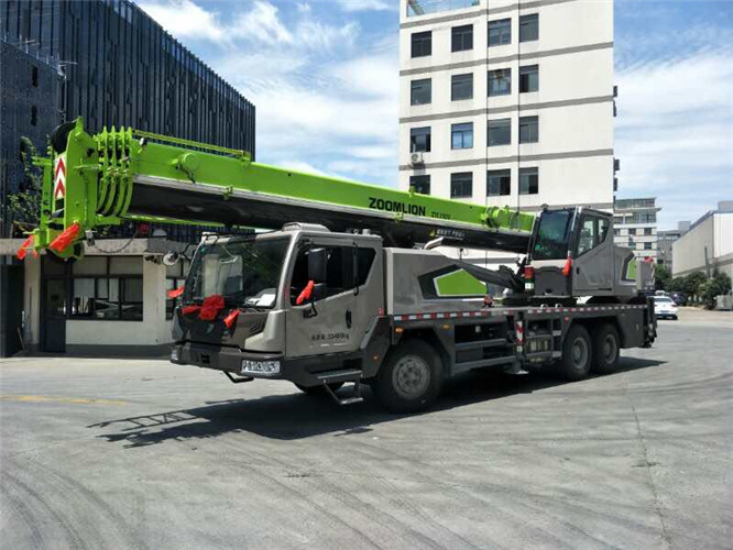 广安区跨街广告牌的高空安装注意事项