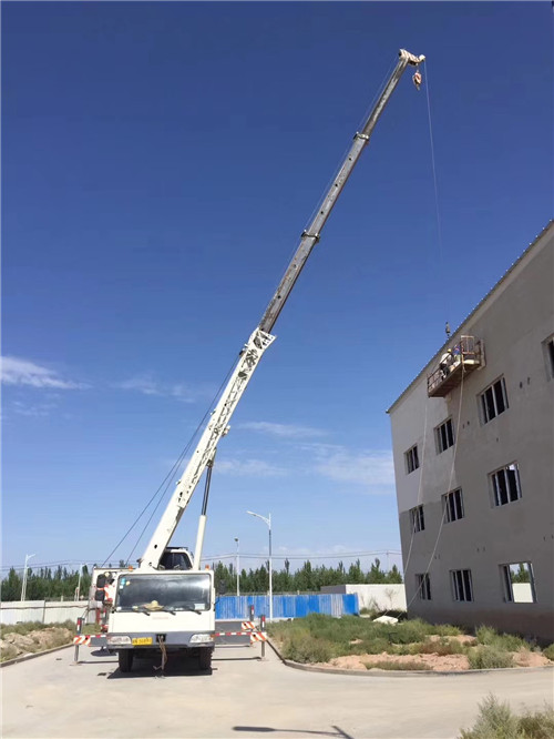 广安区“轻装强干”—— 吊车的 “轻量化臂架” 技术