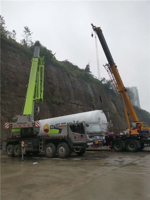 广安区“不怕风雨冻”—— 吊车的 “恶劣环境适应” 技术